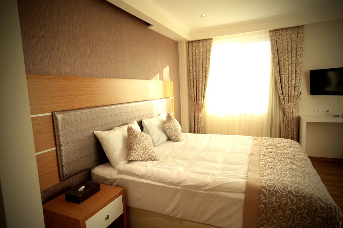 Edis Premier Hotel-26