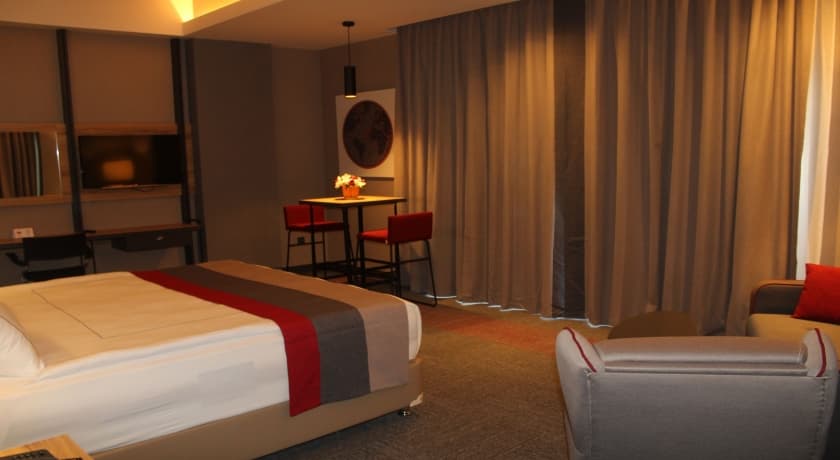 Ramada by Wyndham Tire-9