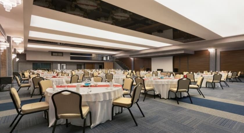 Ramada by Wyndham Tire-23