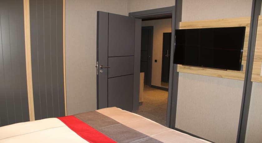 Ramada by Wyndham Tire-15