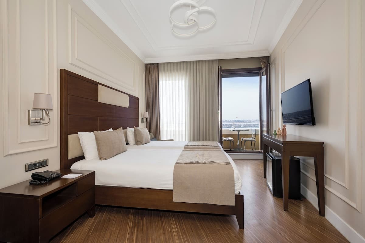 Continental Hotel Pera-28