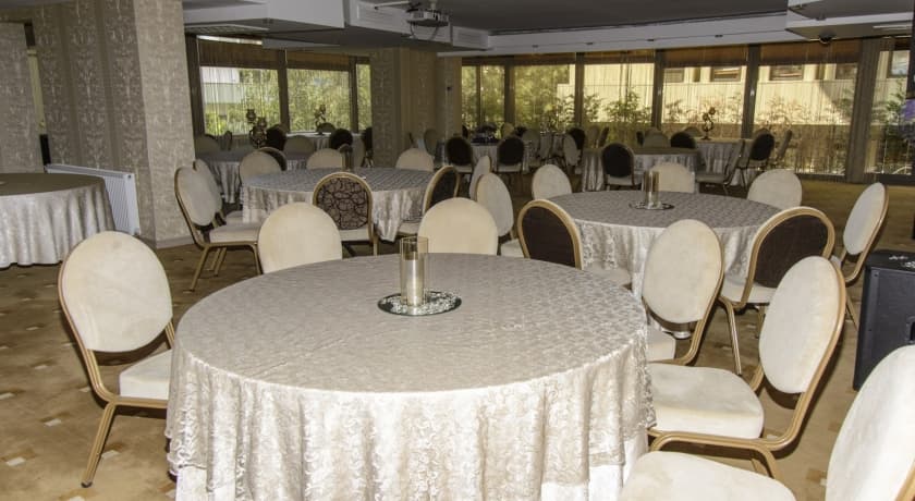 Cadence Design Hotel-9