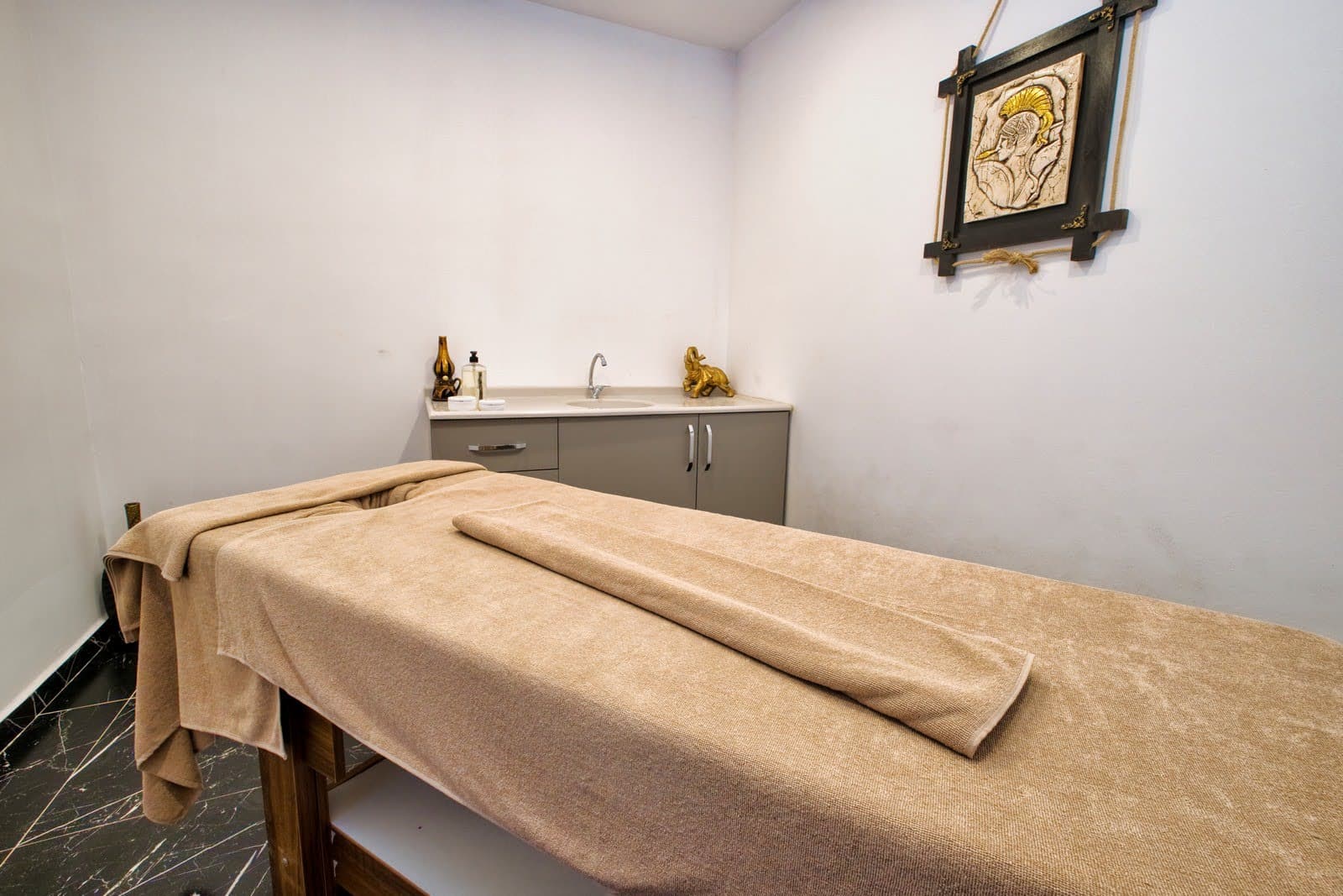 Laristone Suit Spa Hotel-109