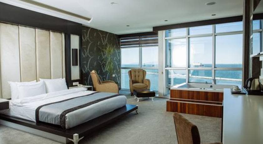 Pasaport Pier Hotel-1