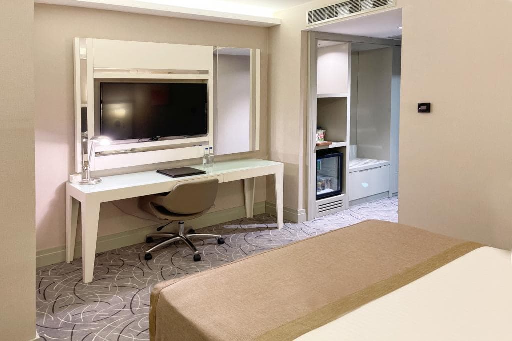 The Conforium Hotel Van-17