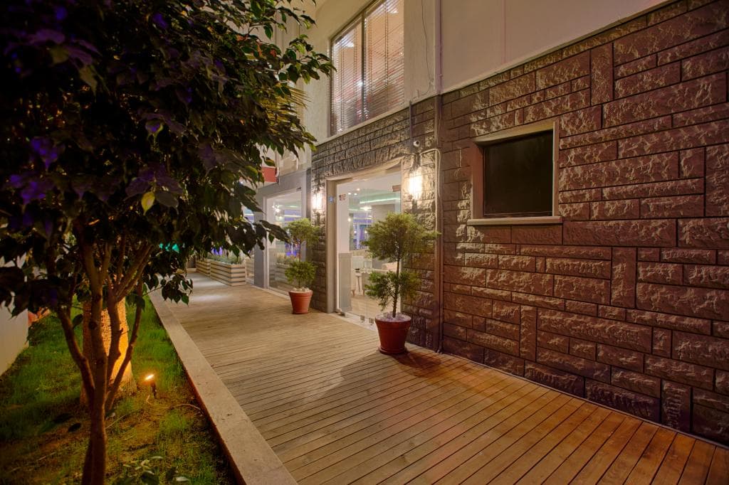 Hma Hotel & Suites-31