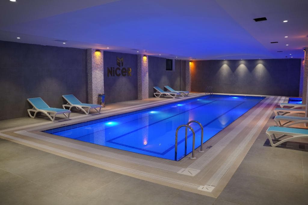 Nicer Hotel-1