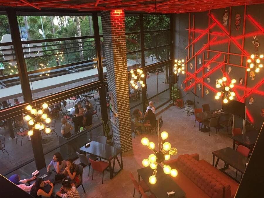 Karikatür Bi Hotel-3