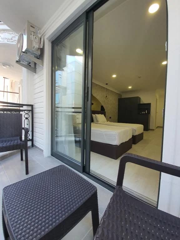 Karikatür Bi Hotel-15