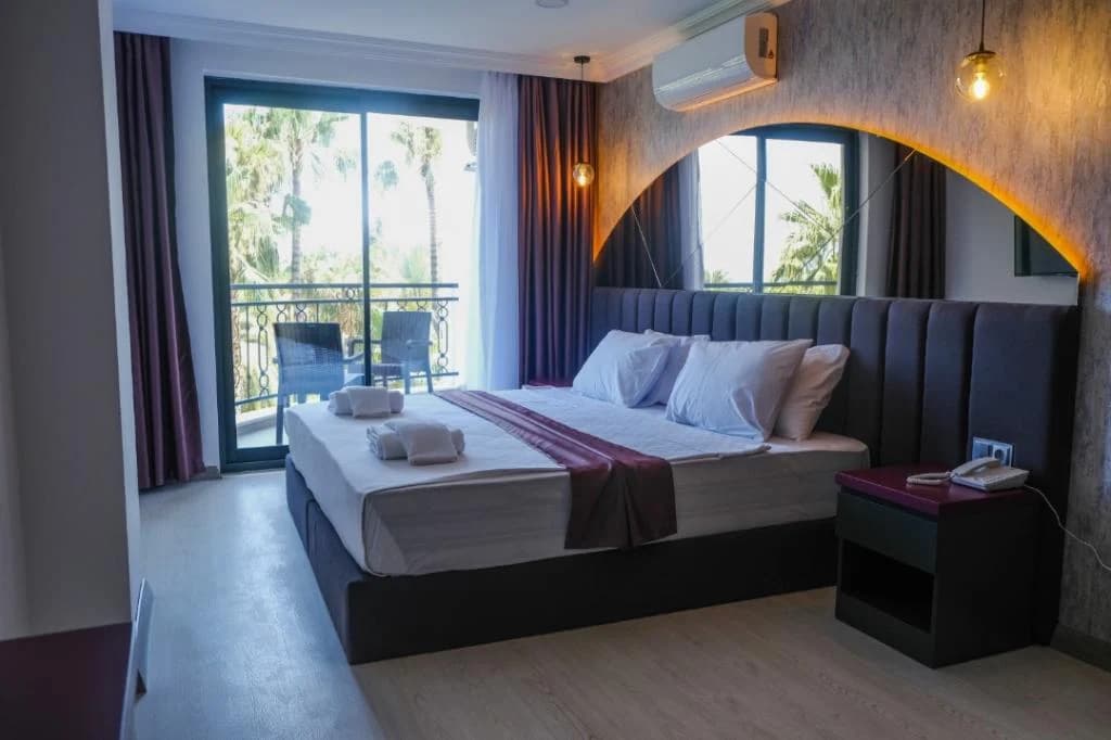 Karikatür Bi Hotel-1