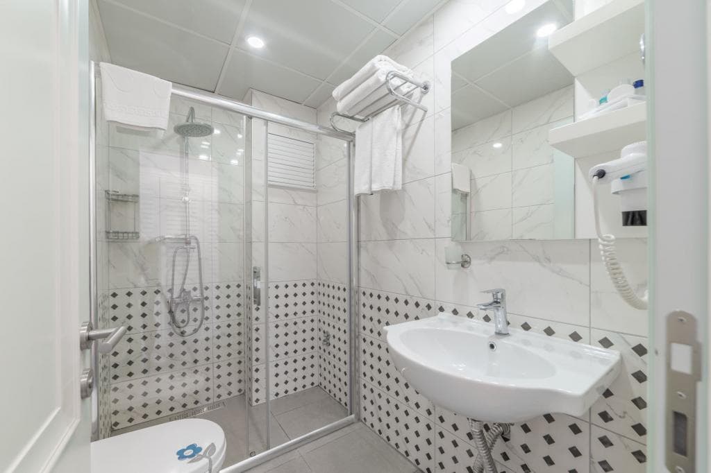 Dam Hotel Lara-21