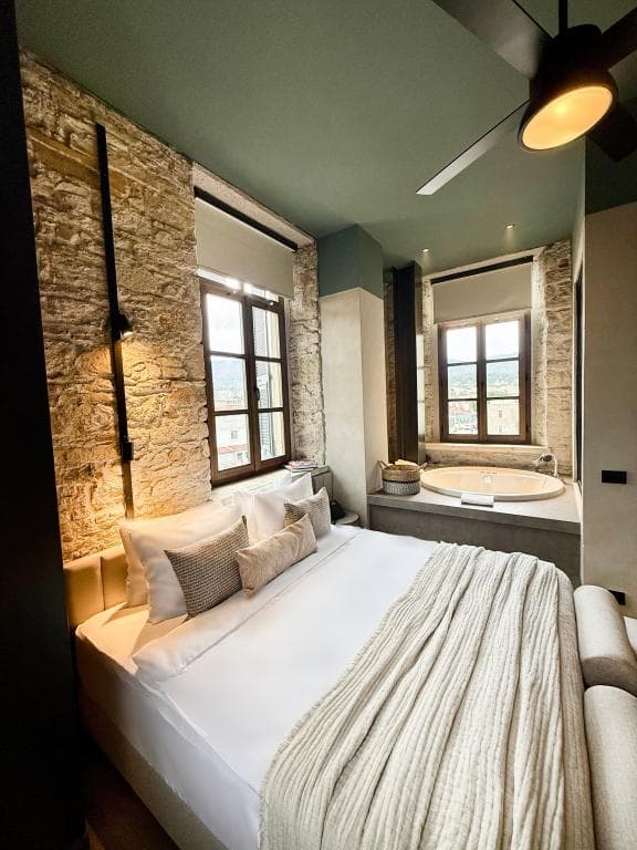 Lecole Hotel By Cityloft Adults +12-3