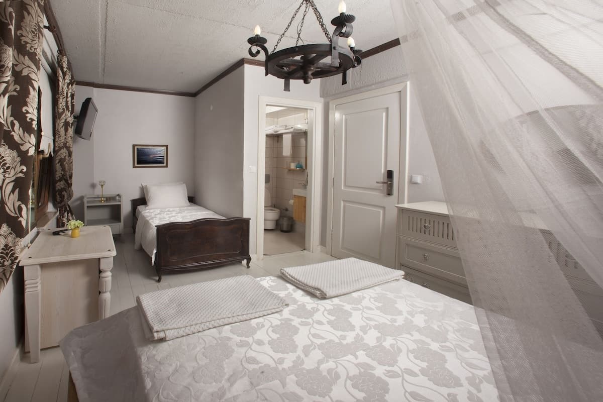 İola Otel-11