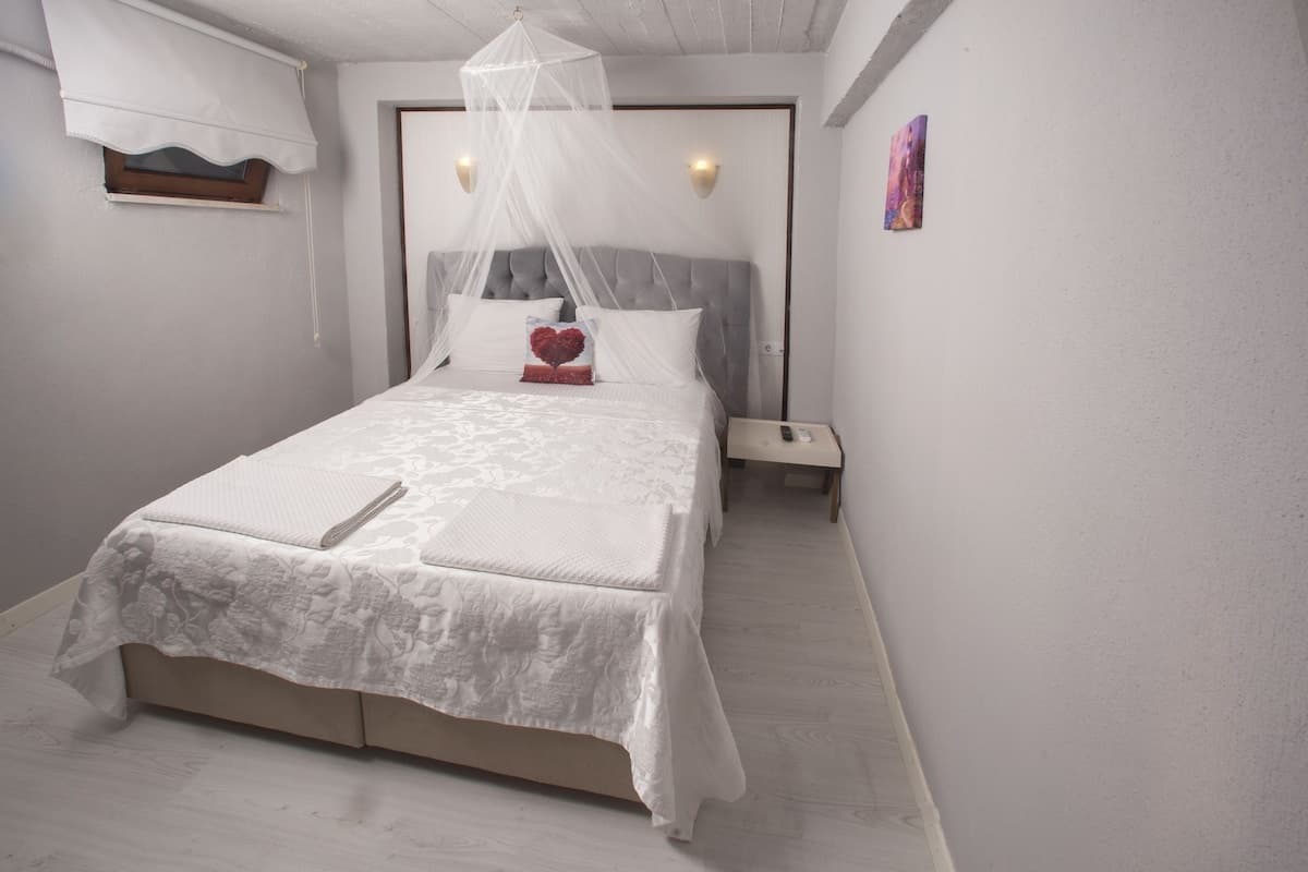 İola Otel-8