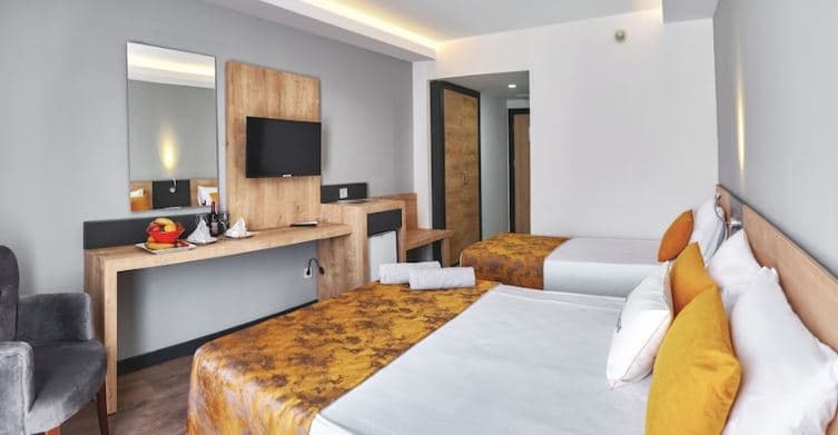 Clover Magic Park Side Hotel-17