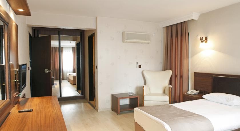 Üstün Otel Alsancak-24