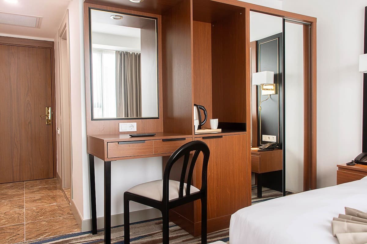 Shelter Inn Hotel & Spa-17