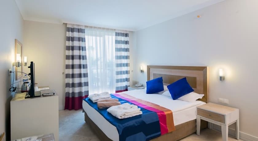 Crystal Boutique Beach Comfort Collection-38