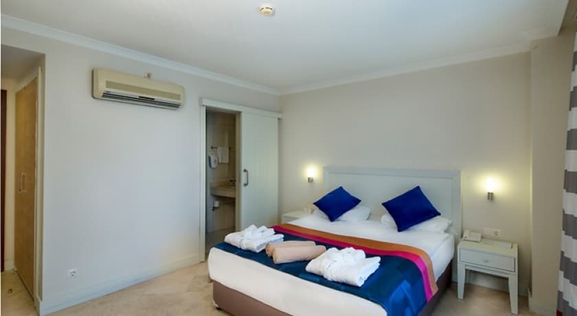 Crystal Boutique Beach Comfort Collection-47