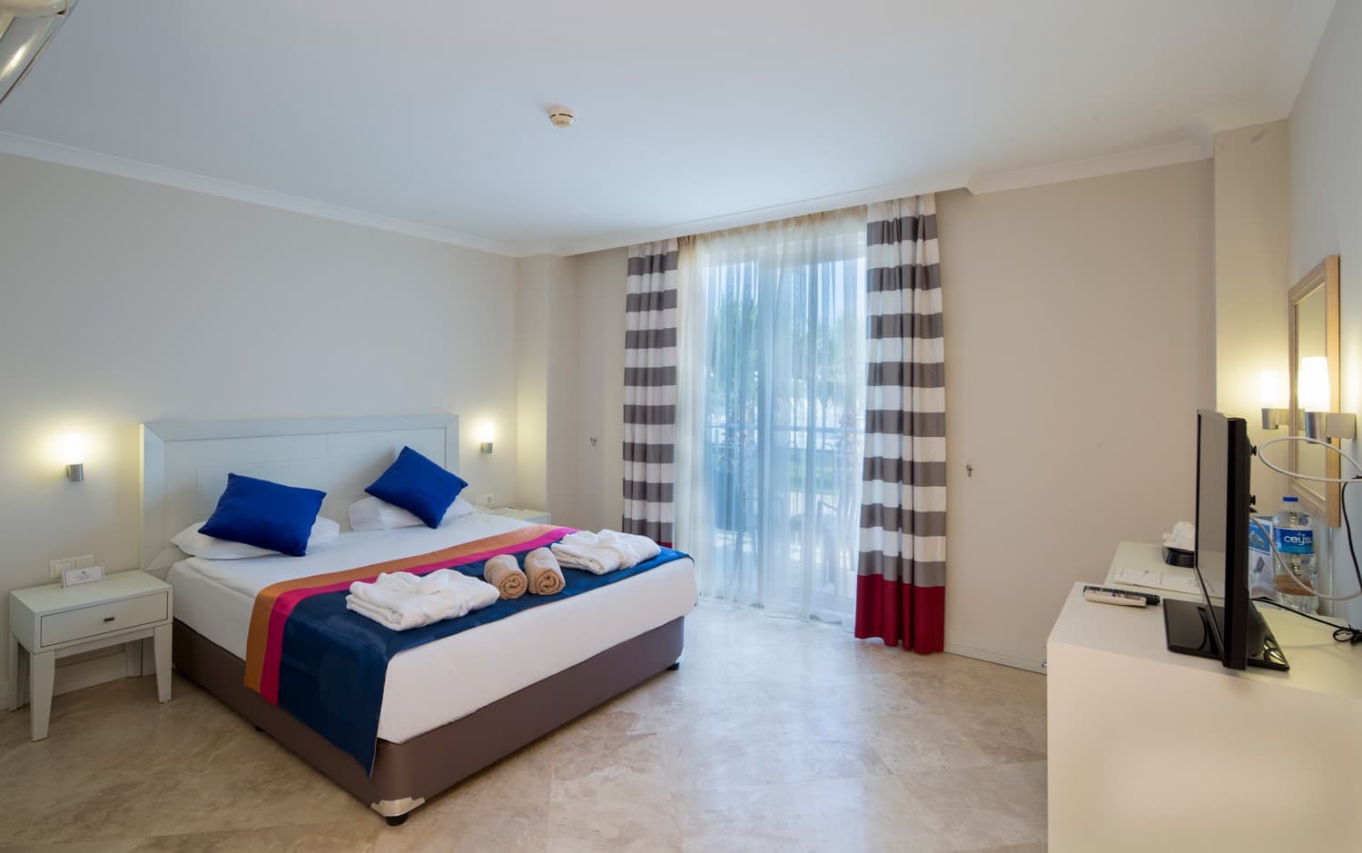 Crystal Boutique Beach Comfort Collection-56