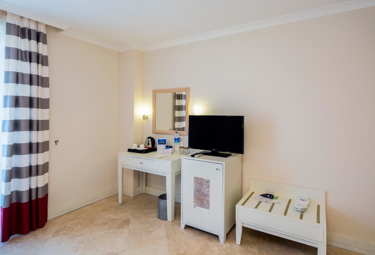 Crystal Boutique Beach Comfort Collection-55