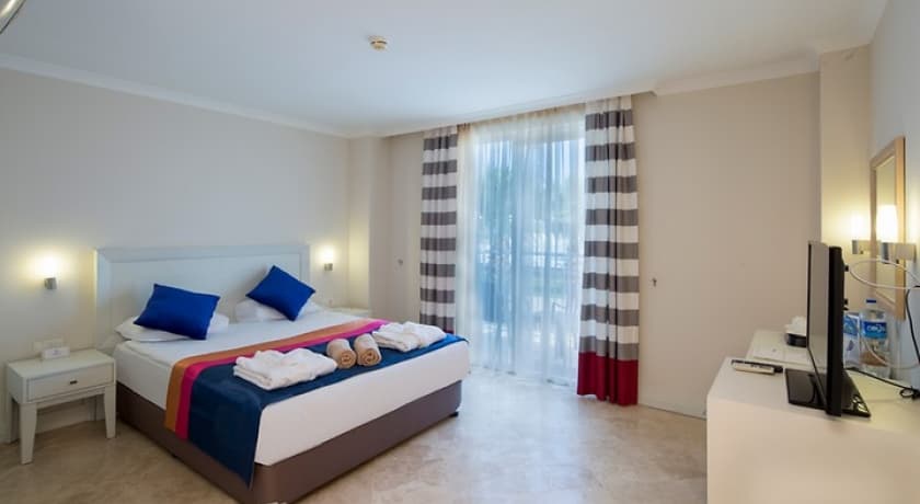 Crystal Boutique Beach Comfort Collection-44