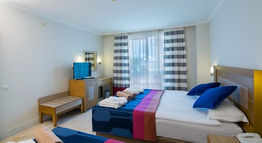 Crystal Boutique Beach Comfort Collection-35