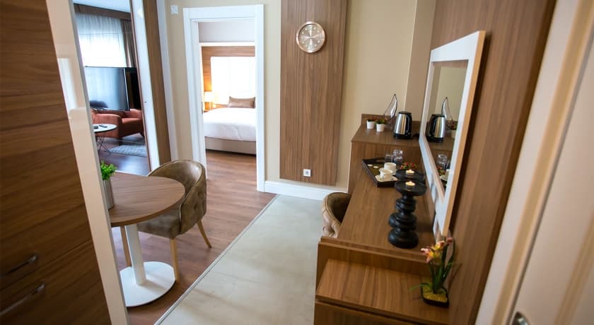 A Royal Suit Hotel-26