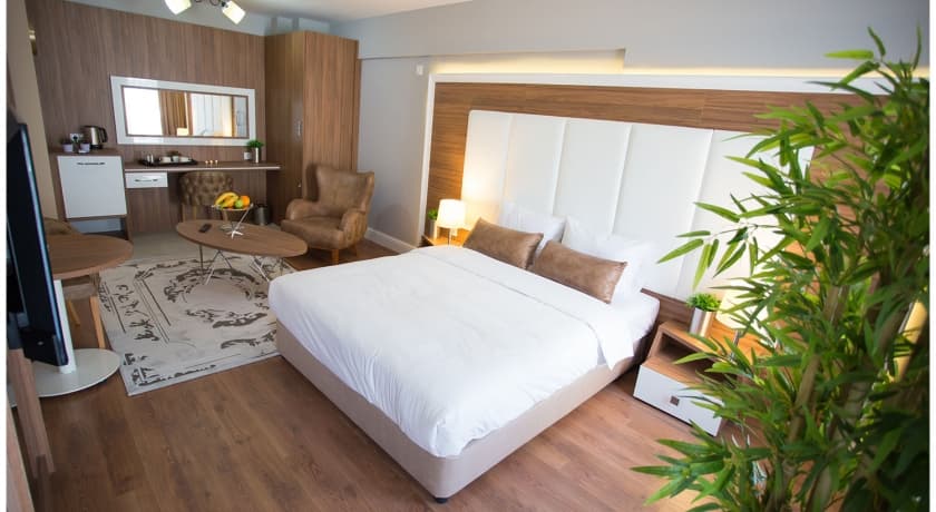 A Royal Suit Hotel-31