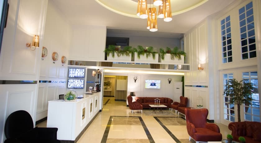 A Royal Suit Hotel-7