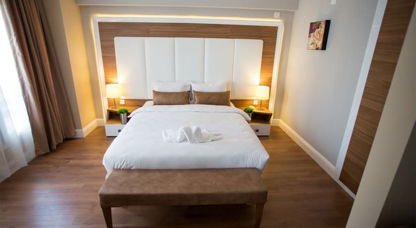 A Royal Suit Hotel-45