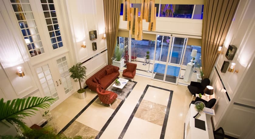 A Royal Suit Hotel-9