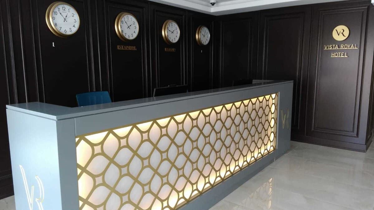 Vista Royal Hotel-3