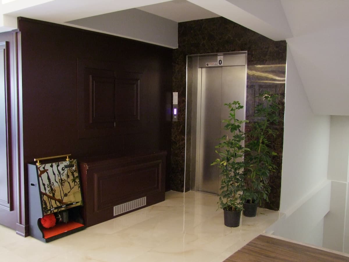 Vista Royal Hotel-25