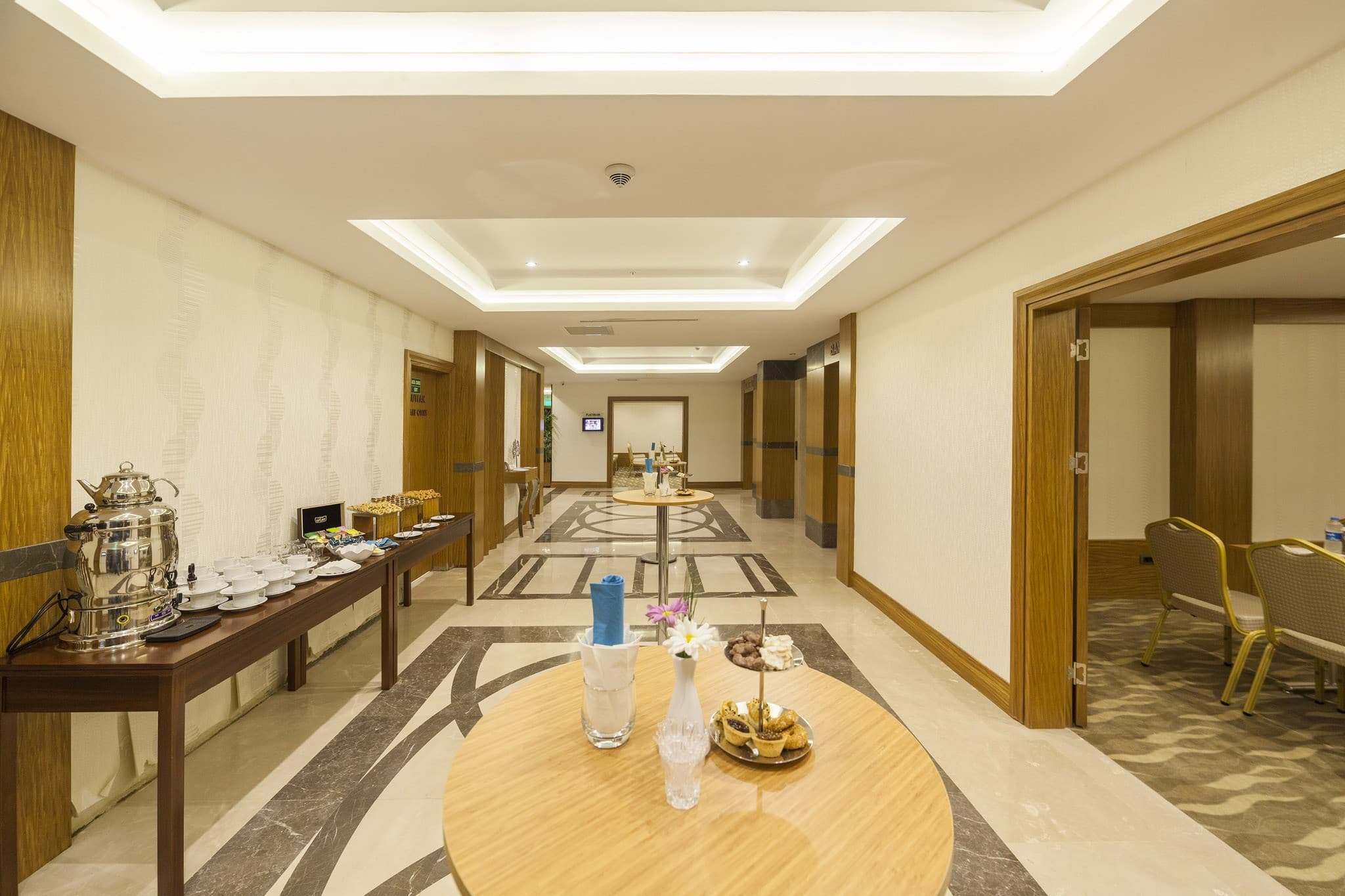 Lamec Hotel Business-11