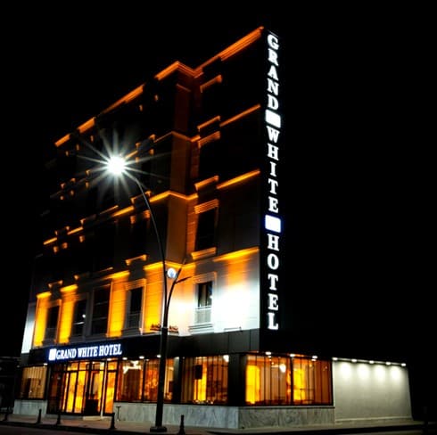 Grand White Hotel Batman-7