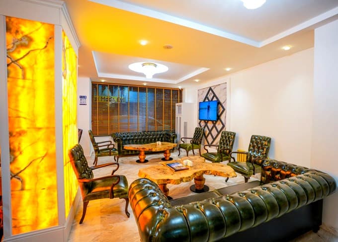 Grand White Hotel Batman-23