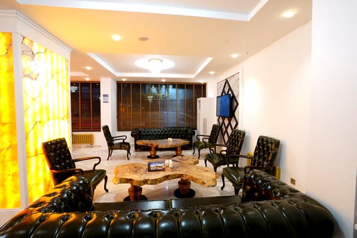 Grand White Hotel Batman-13