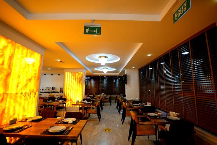 Grand White Hotel Batman-41