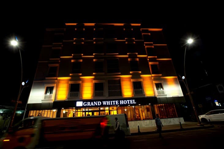 Grand White Hotel Batman-8