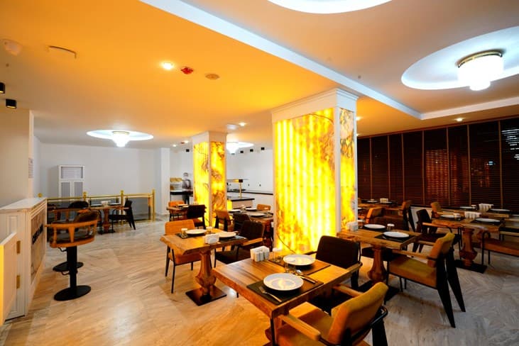 Grand White Hotel Batman-4