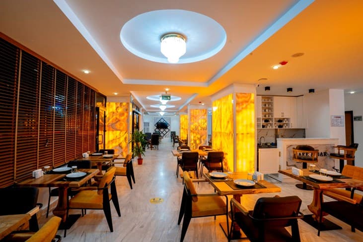 Grand White Hotel Batman-5