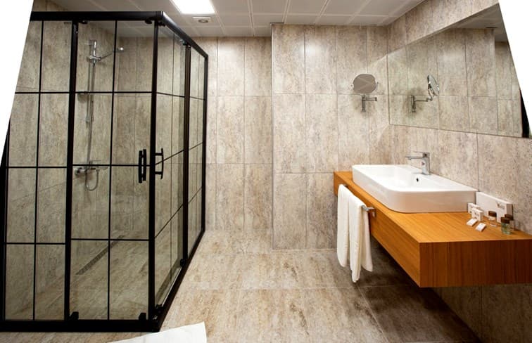 Grand White Hotel Batman-33