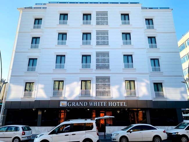 Grand White Hotel Batman-16