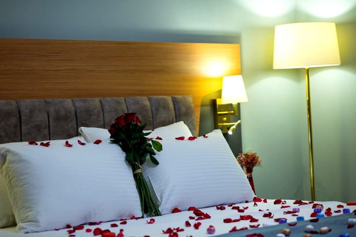 Grand White Hotel Batman-10