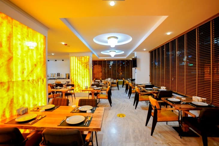 Grand White Hotel Batman-38