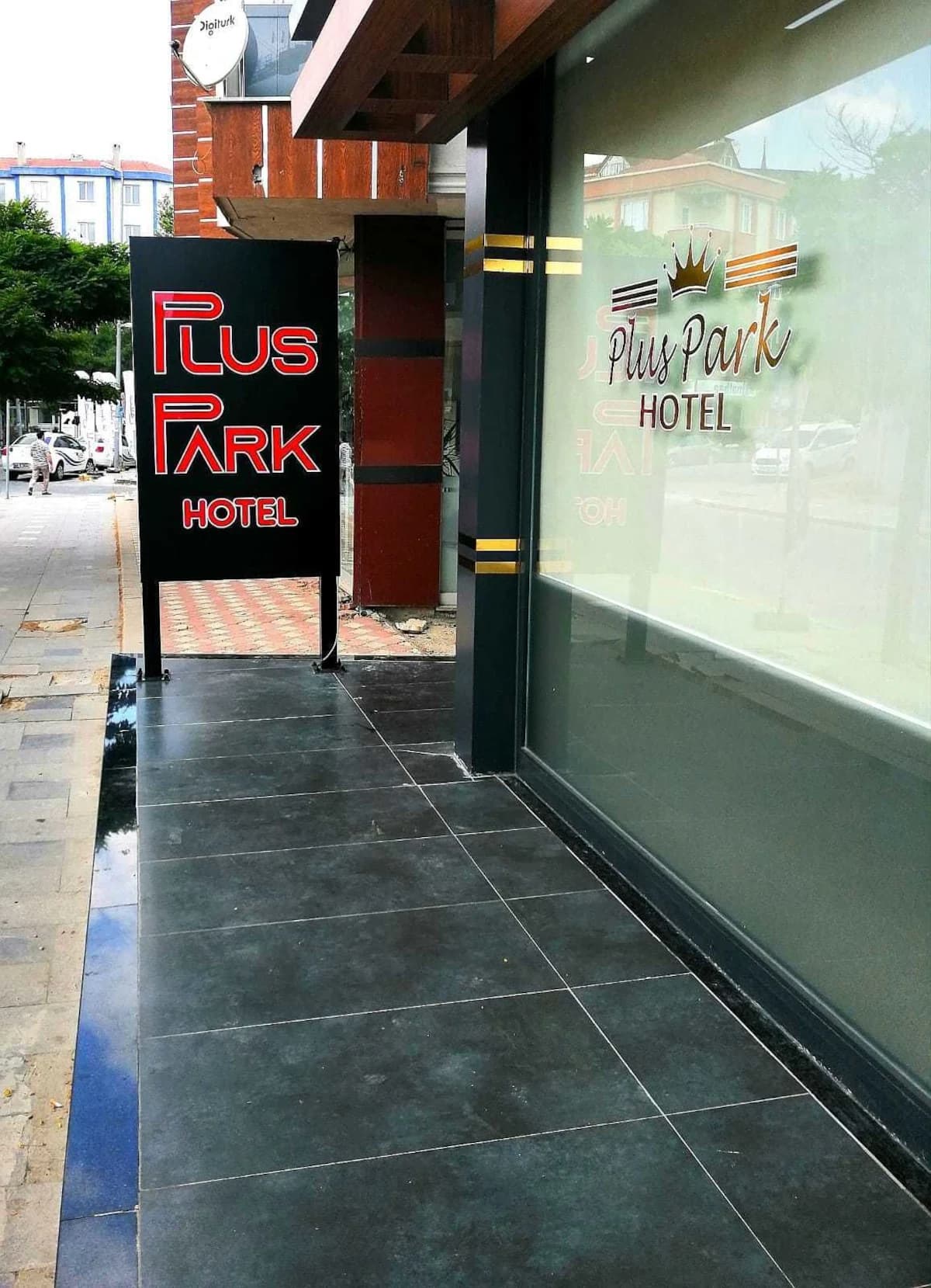 Plus Park Suite & Hotel-7