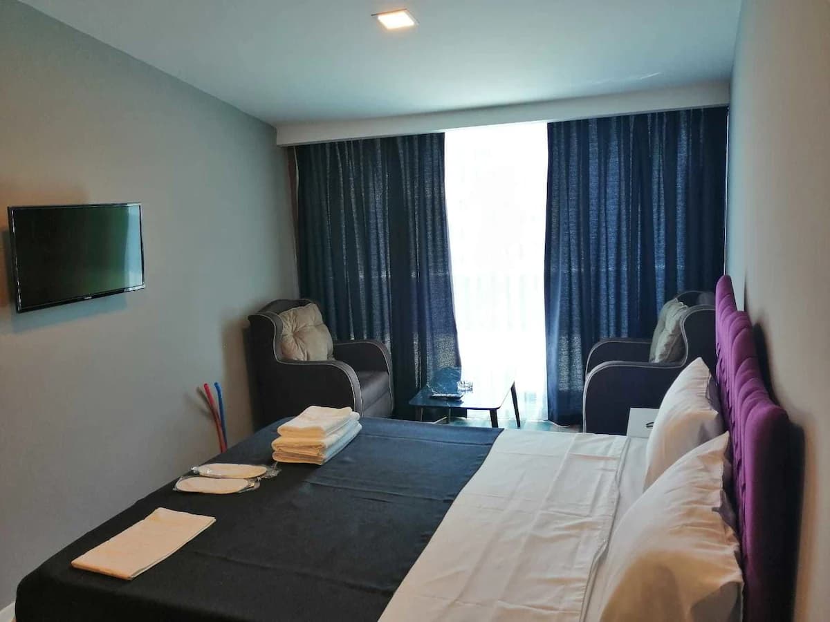 Plus Park Suite & Hotel-9