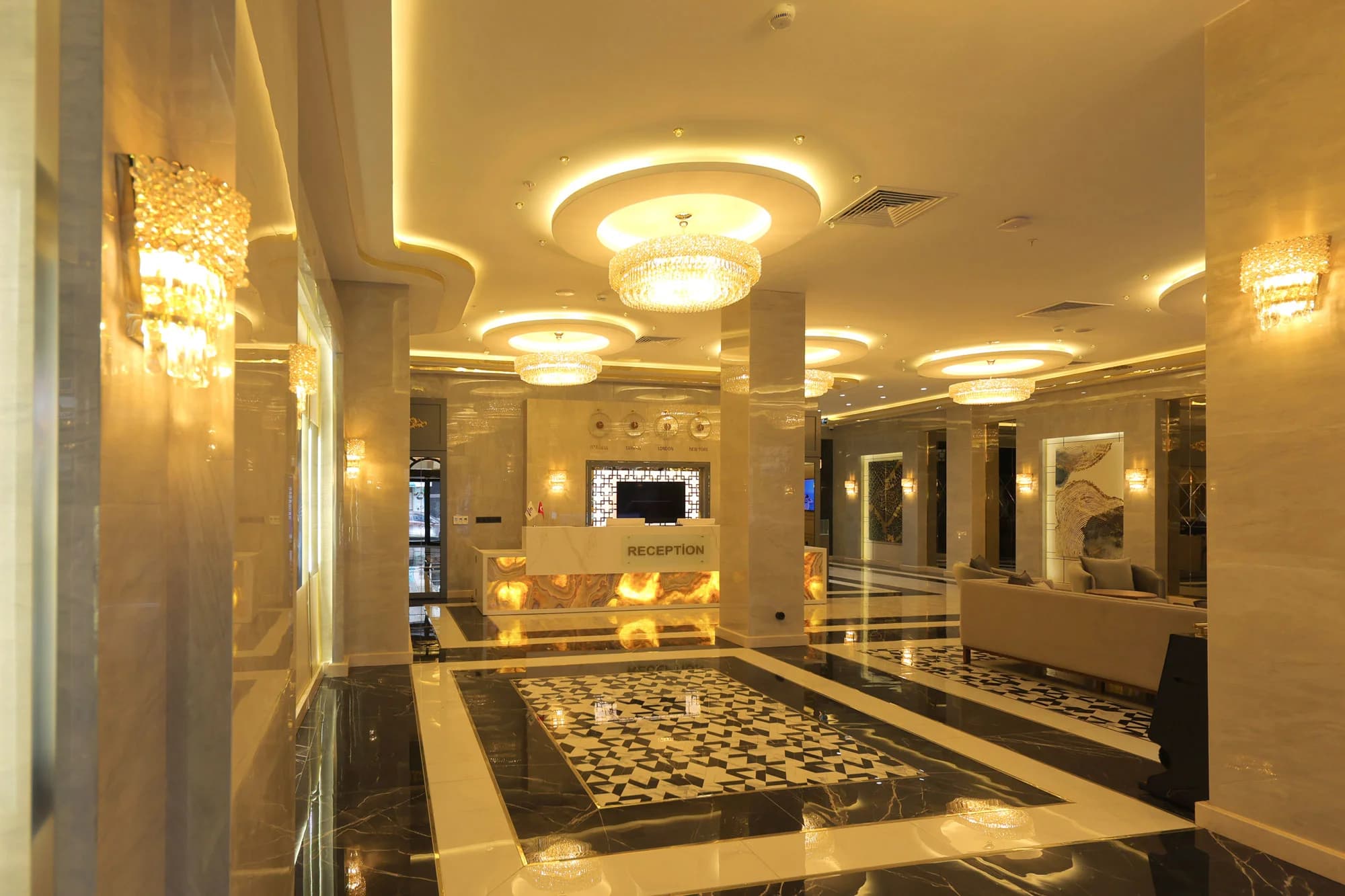Roccia DownTown Otel-12
