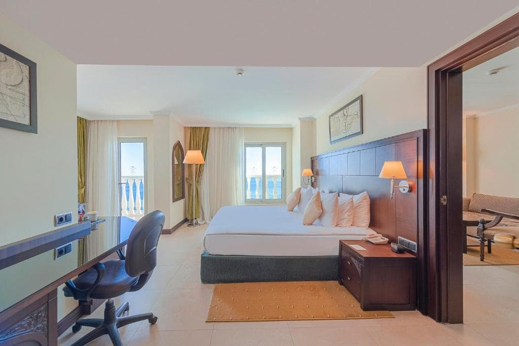 Crowne Plaza Antalya-8
